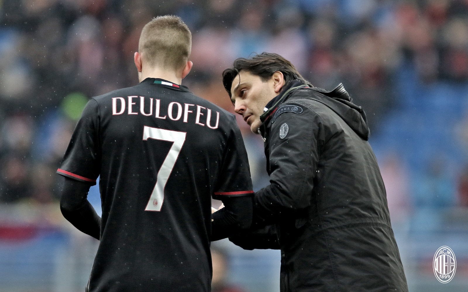 Deulofeu e Montella durante Milan-Sampdoria. Fonte foto: A.C. Milan
