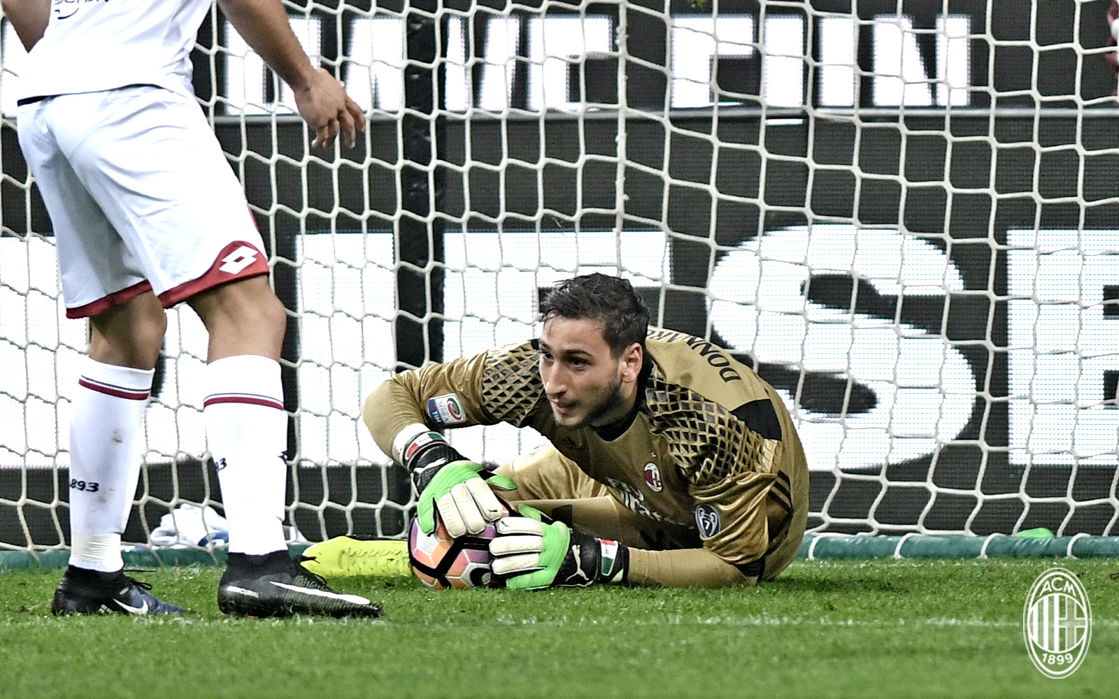 Donnarumma durante Milan-Genoa