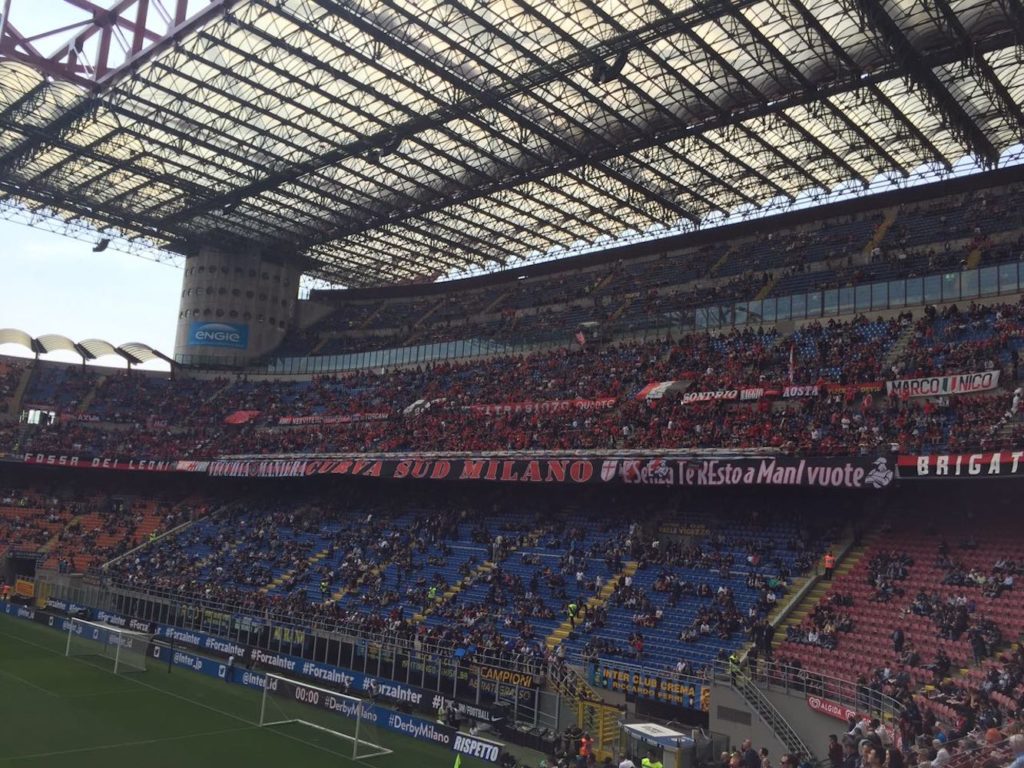 curva sud milan lazza e fedez