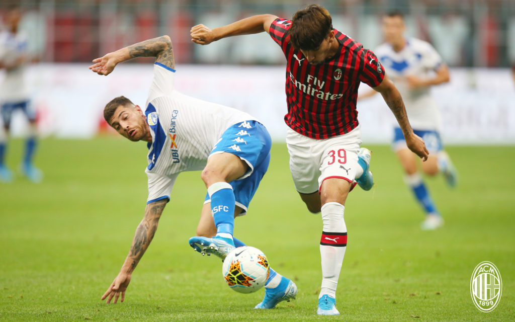 Lucas Paquetà durante Milan-Brescia. Fonte: acmilan.com