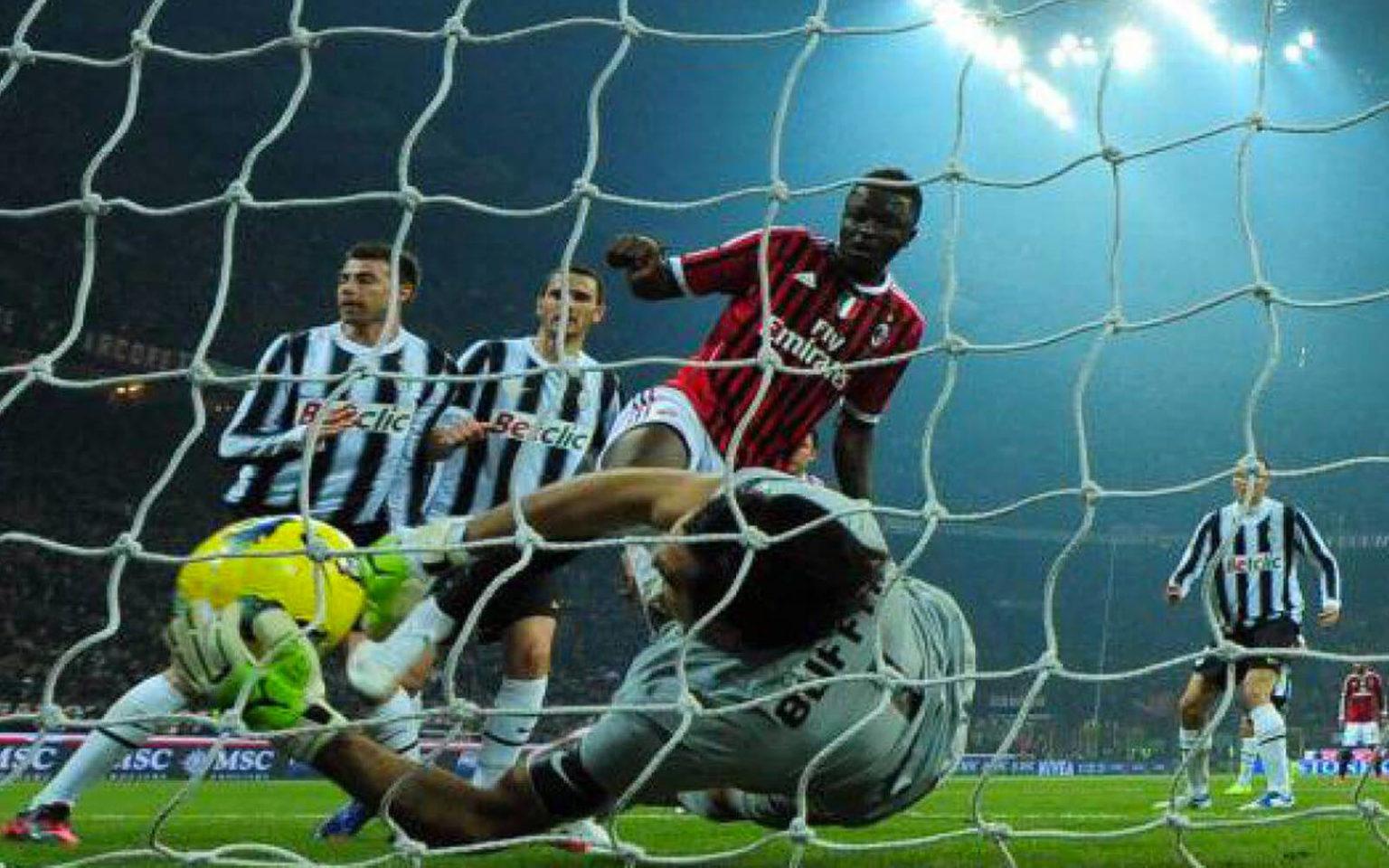 Tagliavento e il gol annullato a Muntari: «Il mio più grande errore» Muntari gol Milan-Juventus