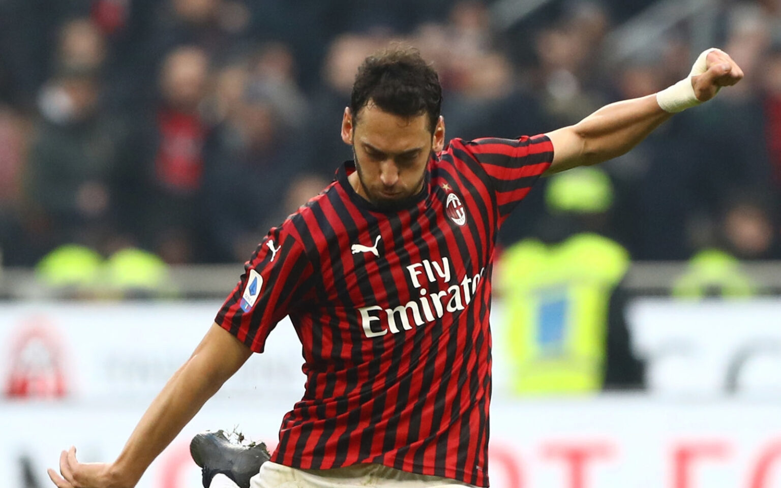 Milan, Pioli cambia la trequarti e premia Calhanoglu