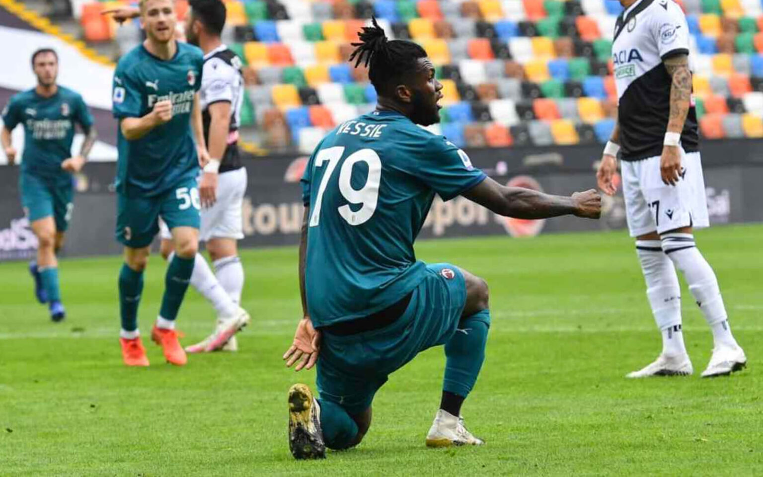 Milan, che smacco: l’Inter ci prova per Kessié Ai tempi del Milan: Kessié in gol contro l'Udinese