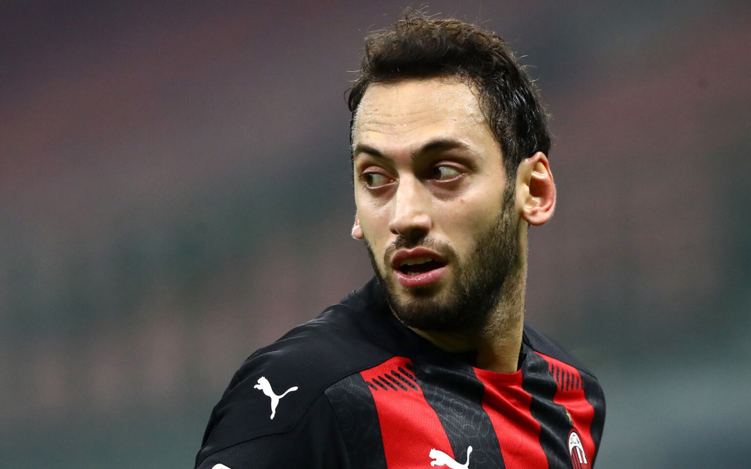 Calhanoglu in maglia rossonera