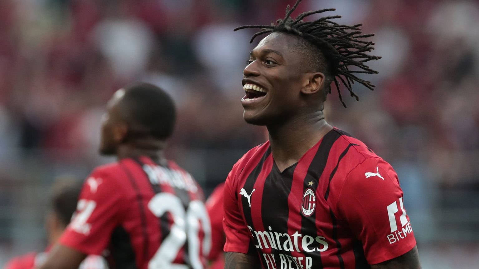 San Siro “is on fire” e il Milan vede lo scudetto: 2-0 all’Atalanta San Siro Milan scudetto Atalanta
