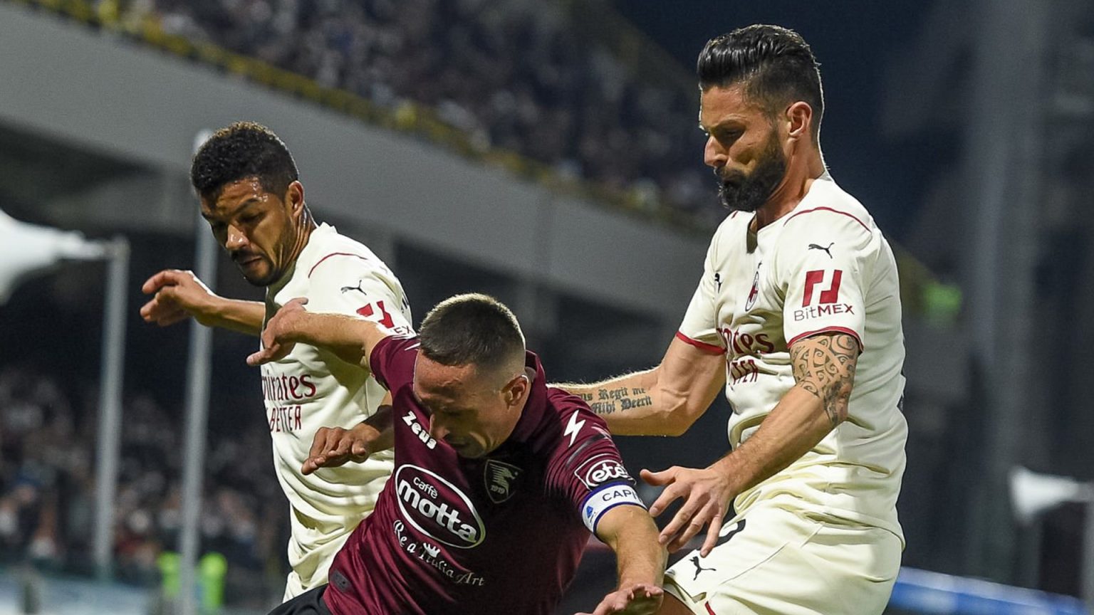 Milan, la nuova stagione inizia con i rinnovi di Messias e Giroud