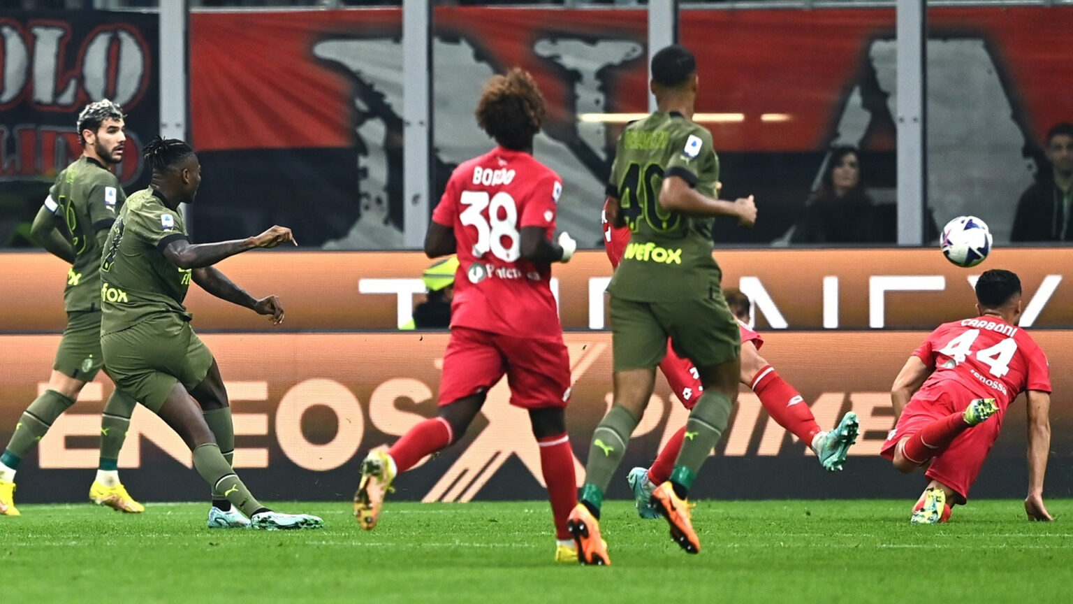 Milan-Monza: la conclusione di Leao che vale il 4-1.