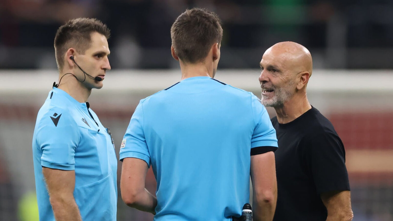 Milan all’attacco, dossier alla Uefa con tutti i torti arbitrali Milan-Chelsea: Pioli a colloquio con l'arbitro a fine partita