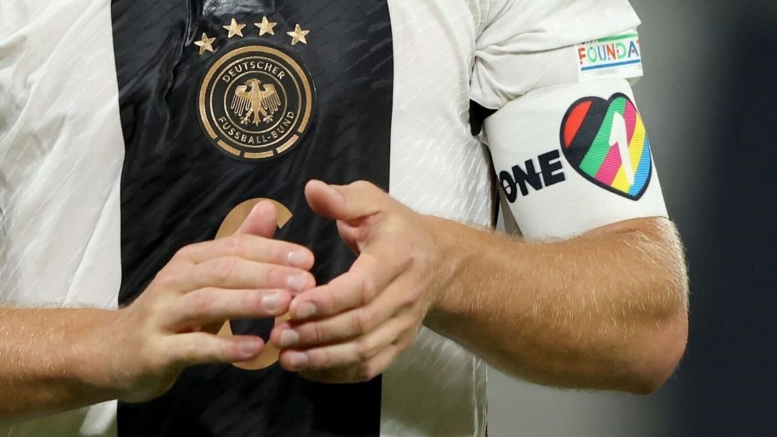 Milan, clamoroso: verso l’addio a Fifa per la questione “fasce”