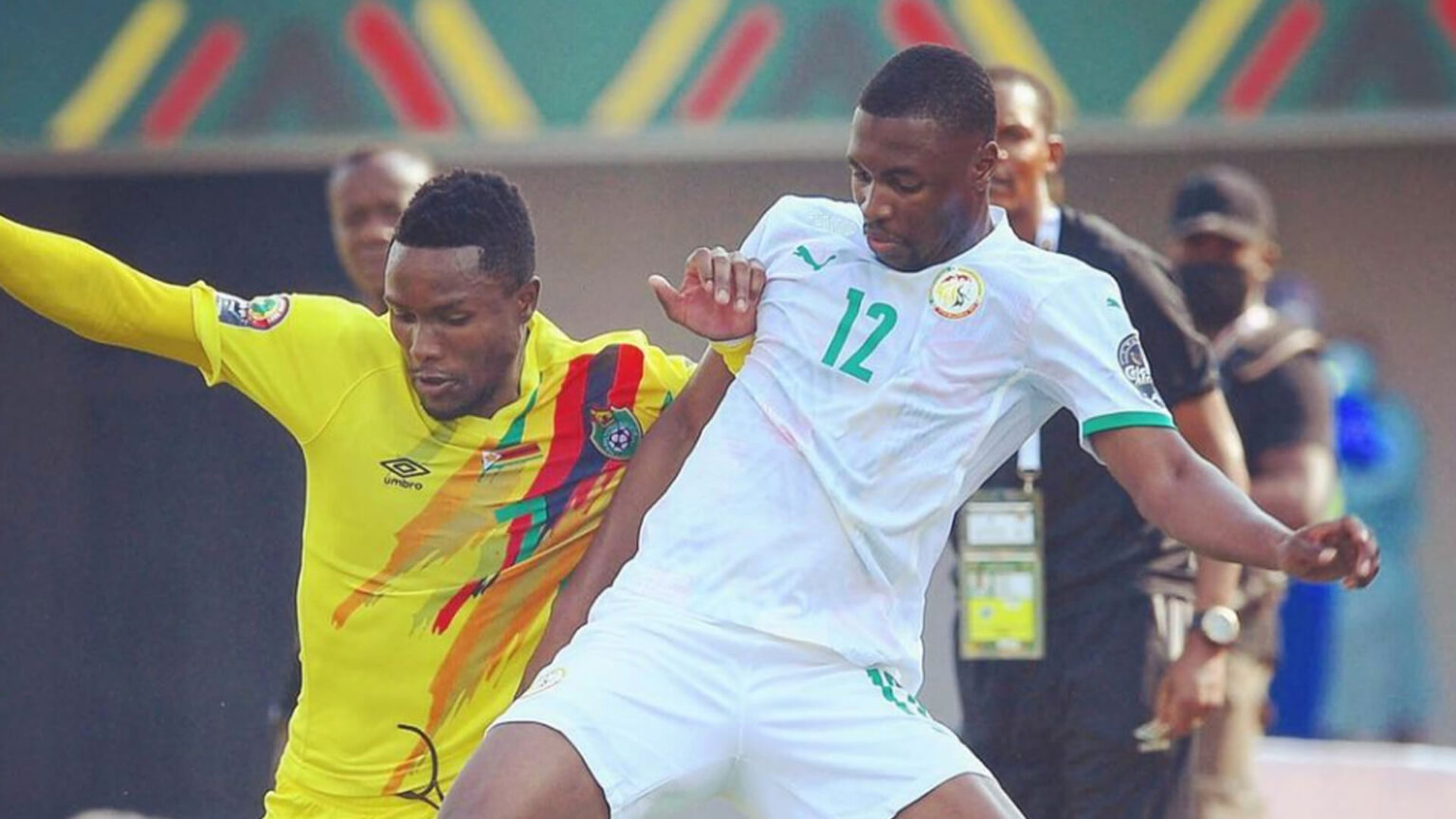 Ballo-Touré con la maglia del Senegal.