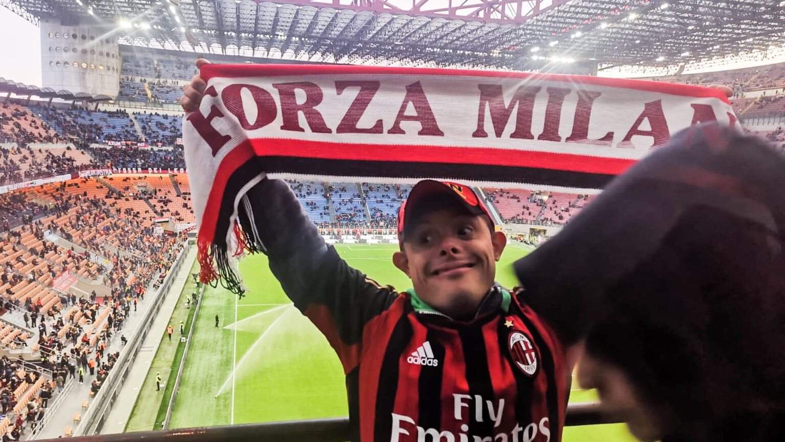 Davide e l’amore per il Milan: un campione sugli spalti Davide Vignando, cuore rossonero, Campione del Mondo nel 2017 con la nazionale italiana di calcio a 5 formata da ragazzi affetti da Sindrome di Down.