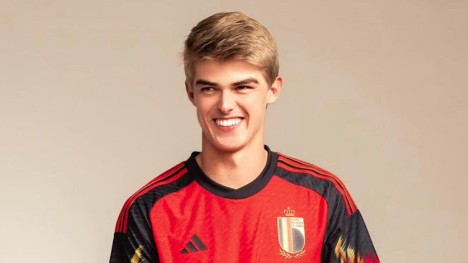 Milan, De Ketelaere e la “cura Mondiale”. Pioli e i tifosi lo attendono De Ketelaere convocato da Belgio per il Mondiale in Qatar: il Milan spera si possa sbloccare.