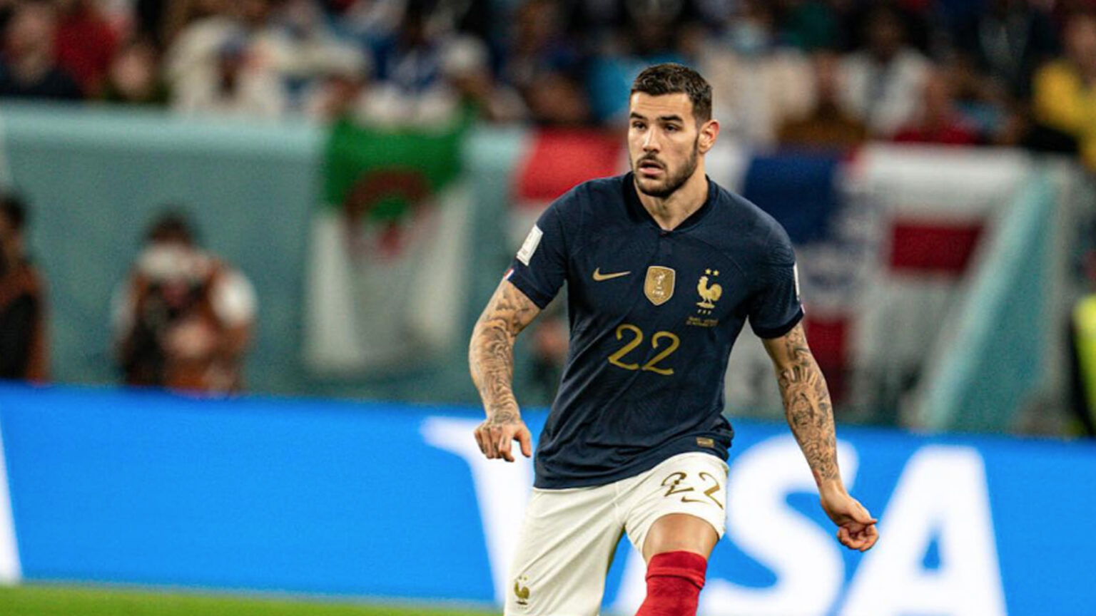 Theo Hernandez con la maglia della Francia.