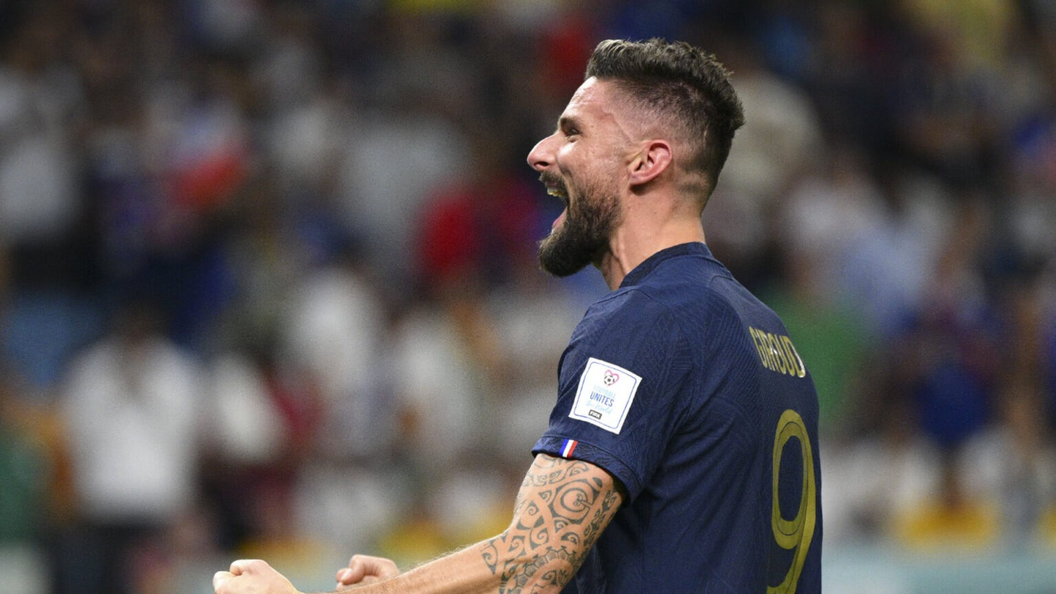 SOCIAL – Milan, Giroud e Maignan arrivano al ritiro con la Francia: che stile! Olivier Giroud, attaccante del Milan, protagonista nel Mondiale in Qatar con la Francia