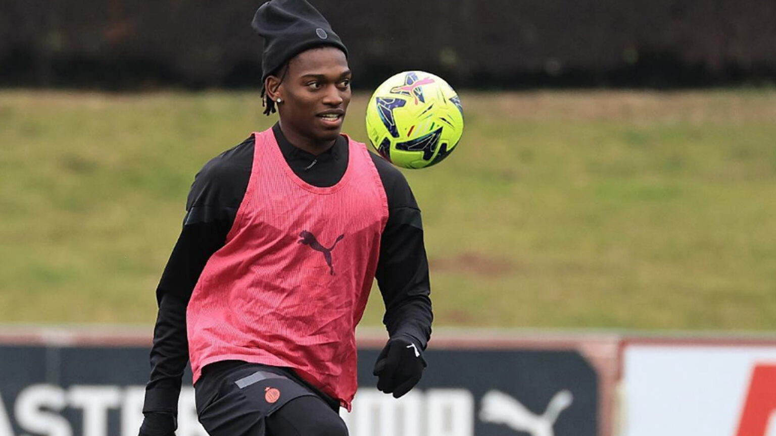 Milan, Leao è tornato ad allenarsi a Milanello. (Fonte: instagram.com/acmilan)
