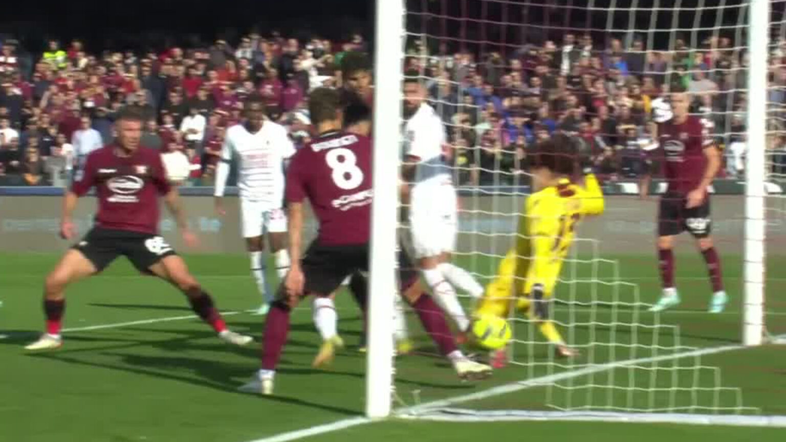 Salernitana-Milan, moviola: giusto annullare il gol a Brahim Diaz Salernitana-Milan moviola, la rete annullata a Diaz