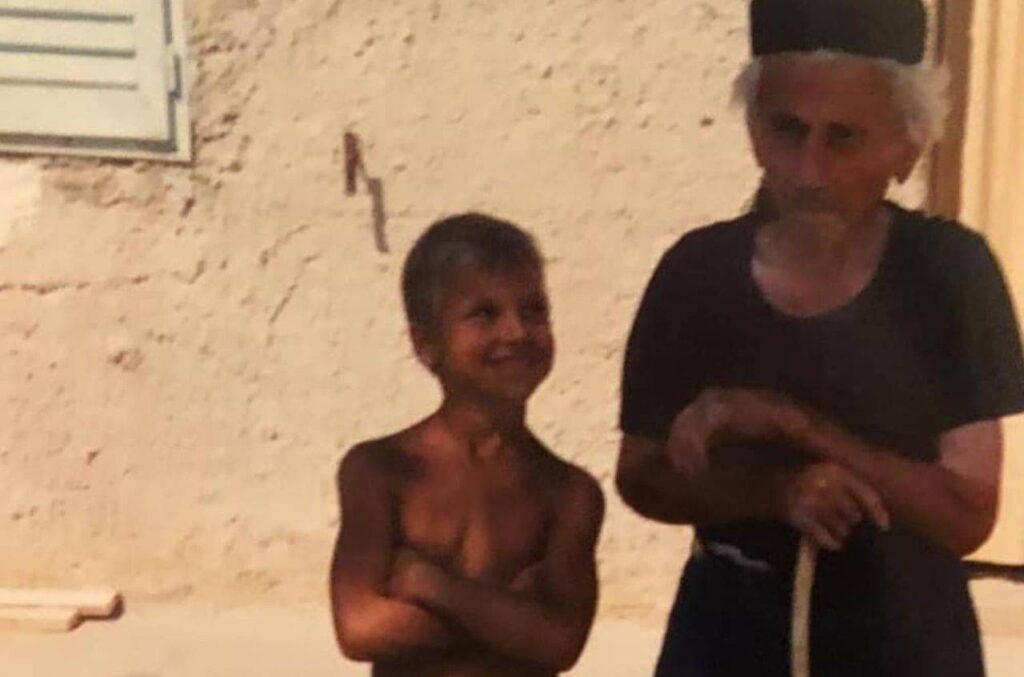 Milan, oggi è una leggenda del calcio e un bomber insaziabile: lo riconosci?