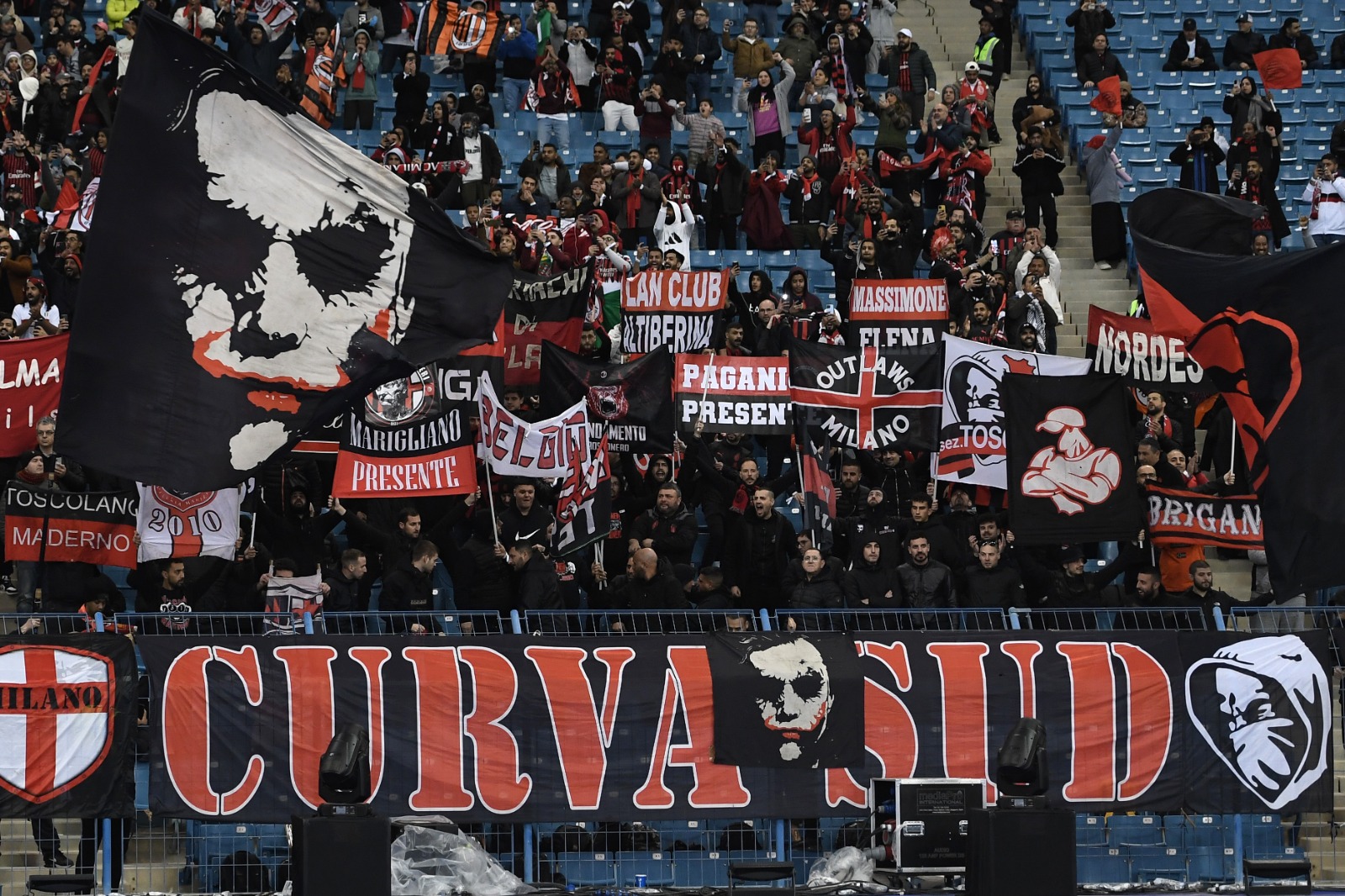 Verso Milan Genoa, tifosi in rivolta: San Siro si prepara alla contestazione?