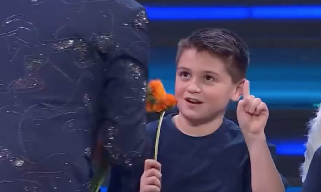 Sanremo, «Forza Milan»: il video del bimbo rossonero all’Ariston Bimbo Forza Milan a Sanremo