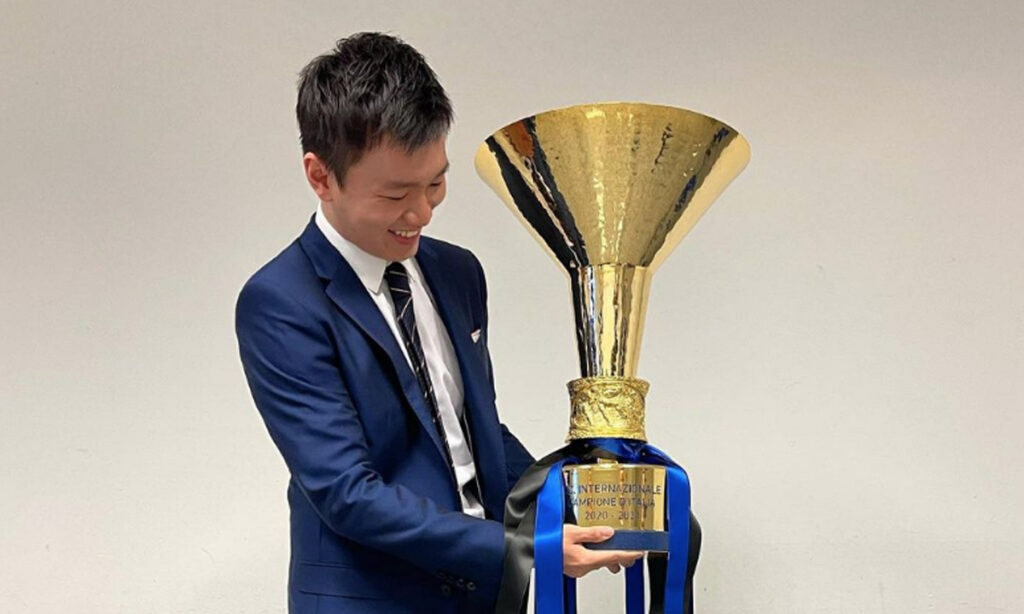 Cessione Inter Il presidente dell'Inter Stevan Zhang e lo scudetto nerazzurro