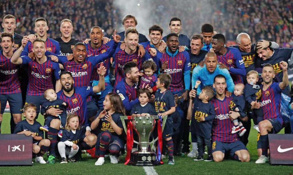 Umtiti e i suoi compagni ai tempi del Barcellona. (Fonte: instagram.com/samumtiti)
