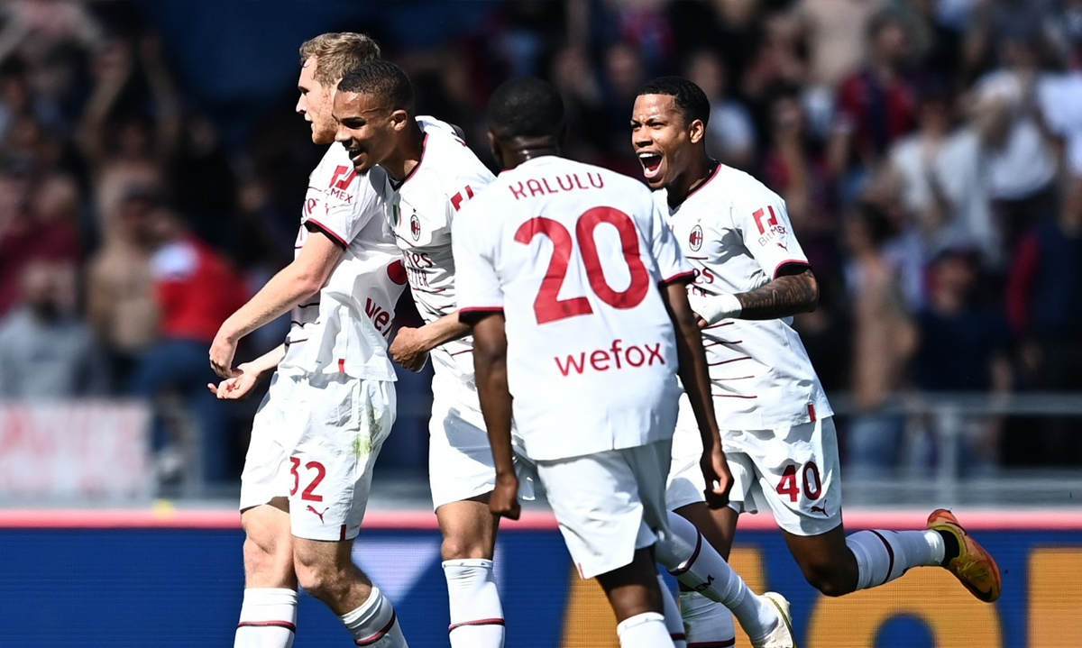 Bologna-Milan, l'esultanza dopo il gol di Pobega