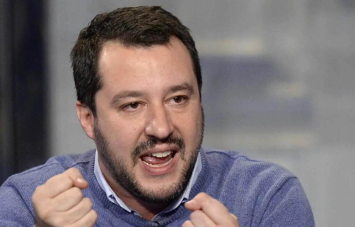 Cessione Milan, Matteo Salvini: difficile commentare. Da lettore, mi risulta strana una cosa…