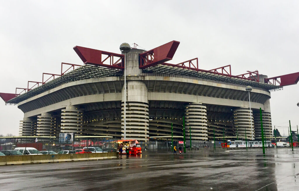 Esterno stadio San Siro di Milano