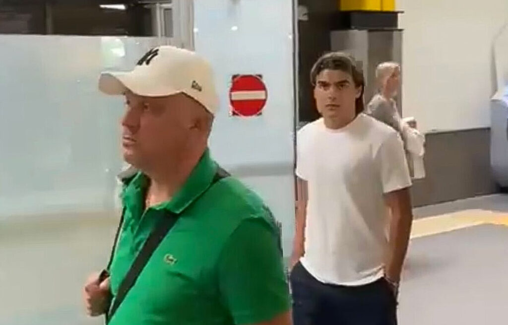 Luka Romero al suo arrivo alla Malpensa.