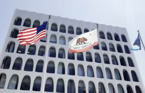 Il palazzo di Beverly Hills che ospita gli uffici operativi di RedBird DI Cardinale (fonte: Sky Sport) Milan-Atalanta made in USA