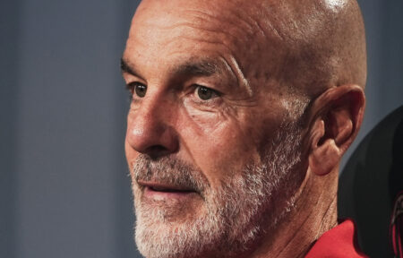 L'allenatore del Milan, Stefano Pioli, in conferenza stampa a Milanello. (Credit: AC Milan, per gentile concessione)