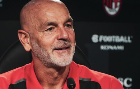 L'allenatore del Milan, Stefano Pioli, in conferenza stampa a Milanello. (Credit: AC Milan, per gentile concessione)