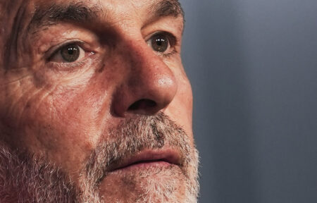 Verso Inter-Milan: Stefano Pioli ha già un’idea per l’attacco L'allenatore del Milan, Stefano Pioli, in conferenza stampa a Milanello. (Credit: AC Milan, per gentile concessione)