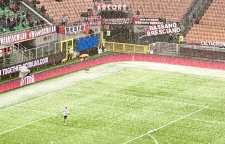 Serie A, Milan-Verona: gara posticipata causa calamità naturale Pioggia e grandine su San Siro