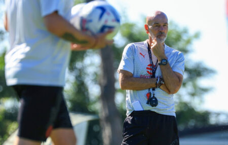Pioli dubbioso in allenamento