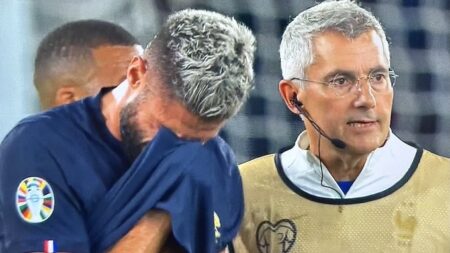 Francia-Irlanda, Olivier Giroud del Milan si ferma ancora… Giroud dolorante durante Francia-Irlanda