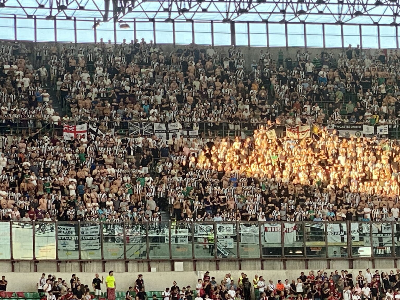 Tifosi del Newcastle a San Siro