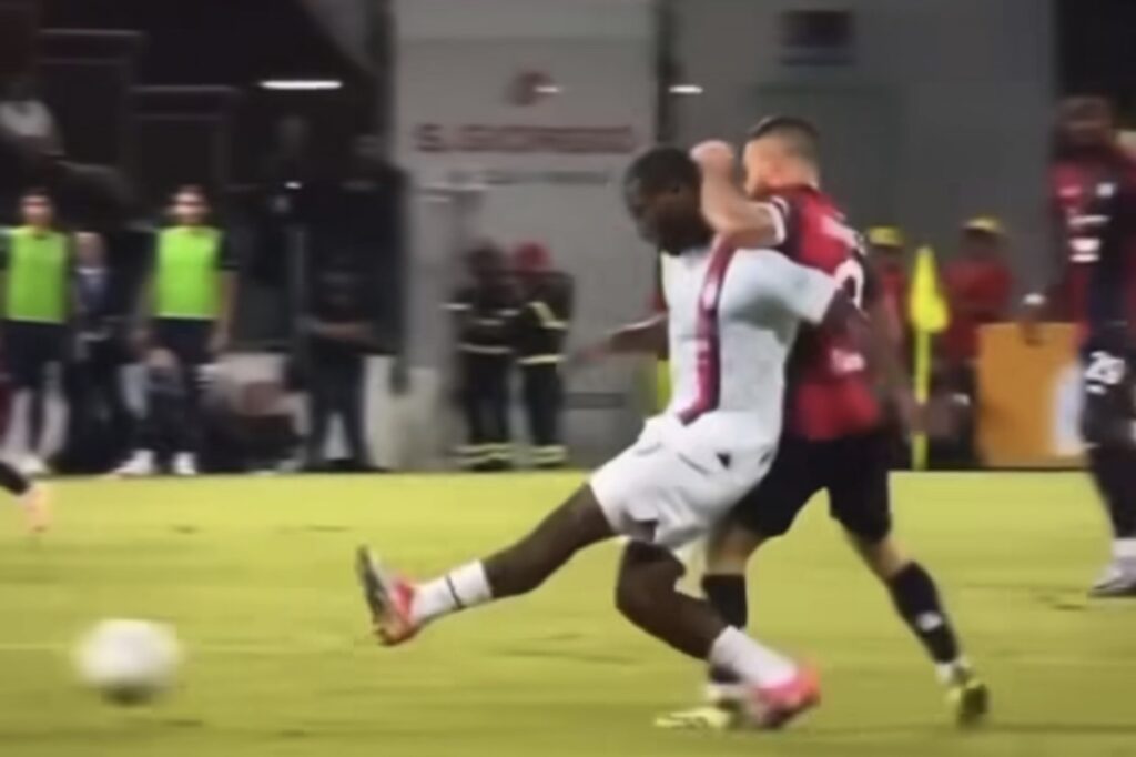 Musah contro Nandez in Cagliari-Milan