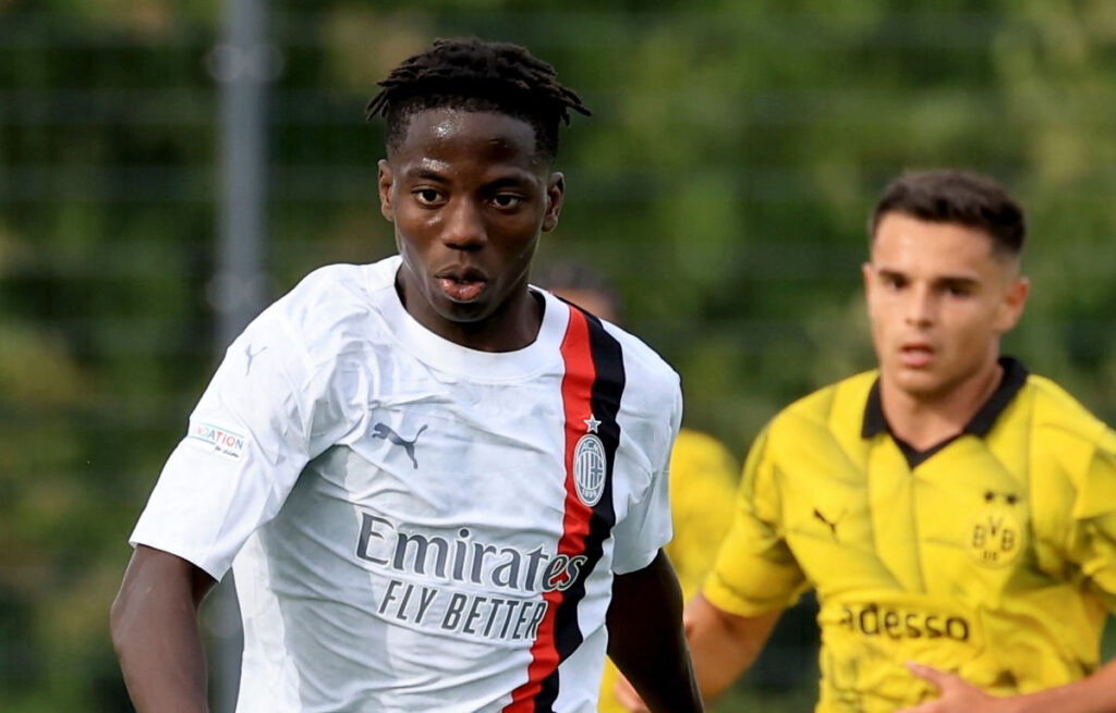 Il centrocampista del Milan Primavera Victor Ehuwa Eletu