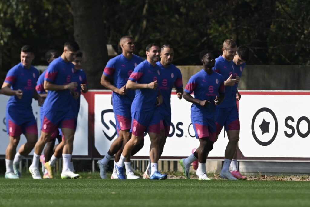 L’allenamento di rifinitura del Milan alla vigilia della partita contro il Borussia Dortmund