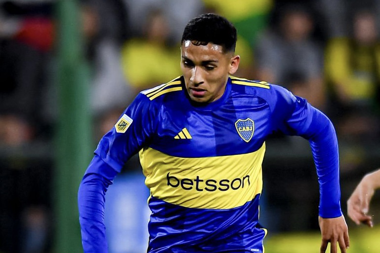 Ezequiel Fernandez con la maglia del Boca