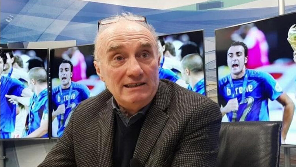 Carlo Pogliani durante una diretta su Telelombardia