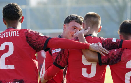 Esulta la primavera del Milan per un gol di Camarda