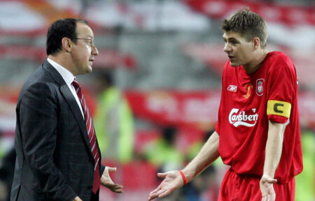 Rafa Benitez e Steven Gerrard durante Milan Liverpool del 2005