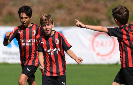 Milan Junior Camp, nuovi progetti in Tunisia e nelle Mauritius Bimbi maglia Milan Junior Camp