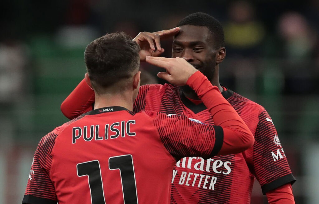 Esultanza tra Pulisic e Tomori durante Milan-Frosinone Pioli
