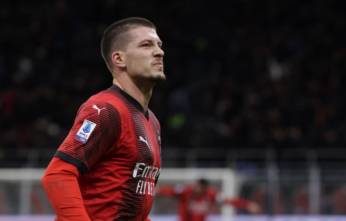 Luka Jovic esulta per il suo primo gol con la maglia del Milan