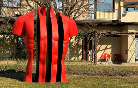 Statua Milanello particolare Milan centro sportivo