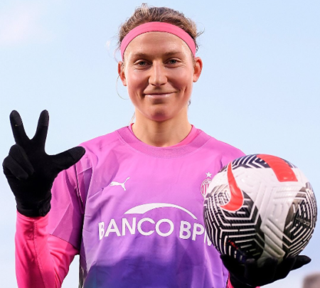 Milan Femminile, Sassuolo travolto in Coppa Italia: Kamila Dubcova devastante Milan Femminile, 3-0 al Sassuolo in Coppa Italia: decisiva la tripletta di Kamila Dubcova