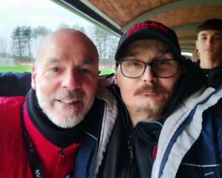 Pioli invita un tifoso a Milanello. La sua reazione Pioli invita un tifoso a Milanello. E lui ringrazia via social